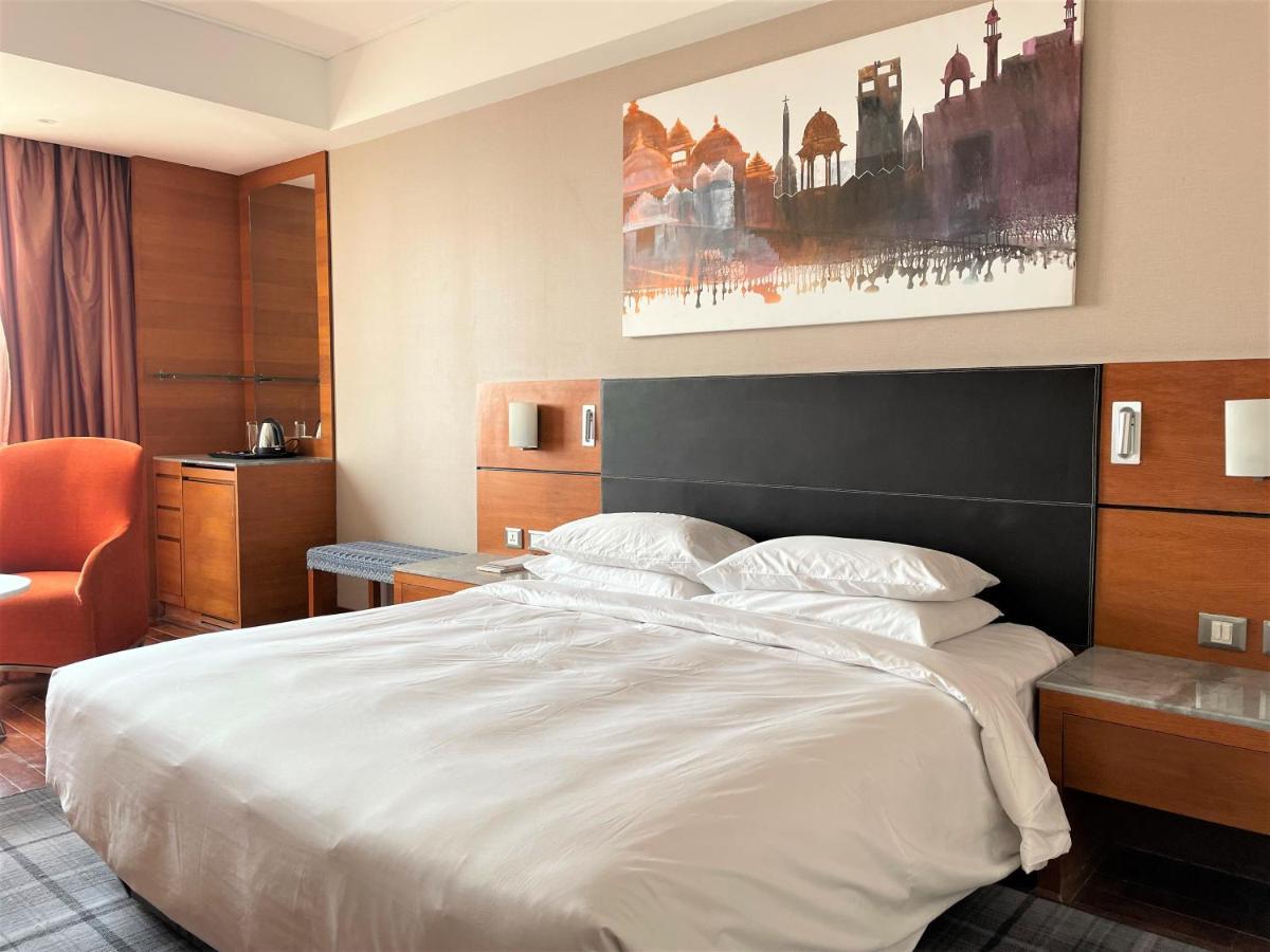 Hyatt Centric Janakpuri New Delhi Hotell Eksteriør bilde A room at the Taj Mahal Palace