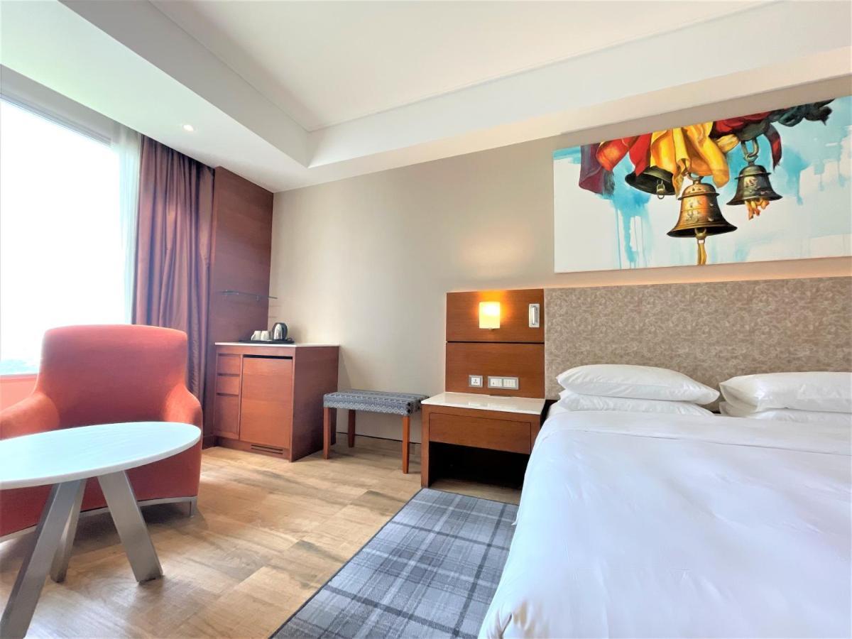 Hyatt Centric Janakpuri New Delhi Hotell Eksteriør bilde A room at the hotel