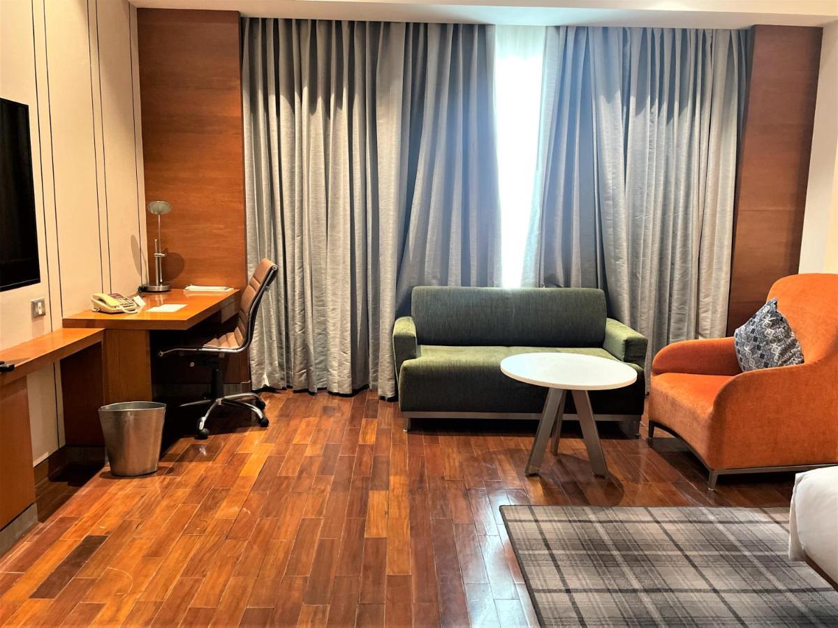 Hyatt Centric Janakpuri New Delhi Hotell Eksteriør bilde A room at the hotel