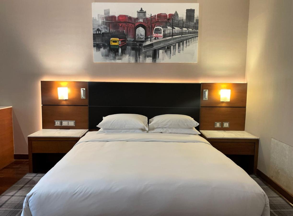 Hyatt Centric Janakpuri New Delhi Hotell Eksteriør bilde A bedroom at the hotel