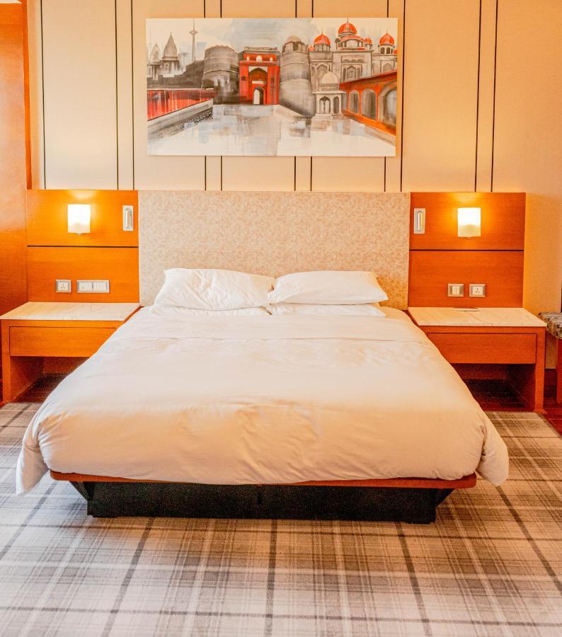 Hyatt Centric Janakpuri New Delhi Hotell Eksteriør bilde A double bed