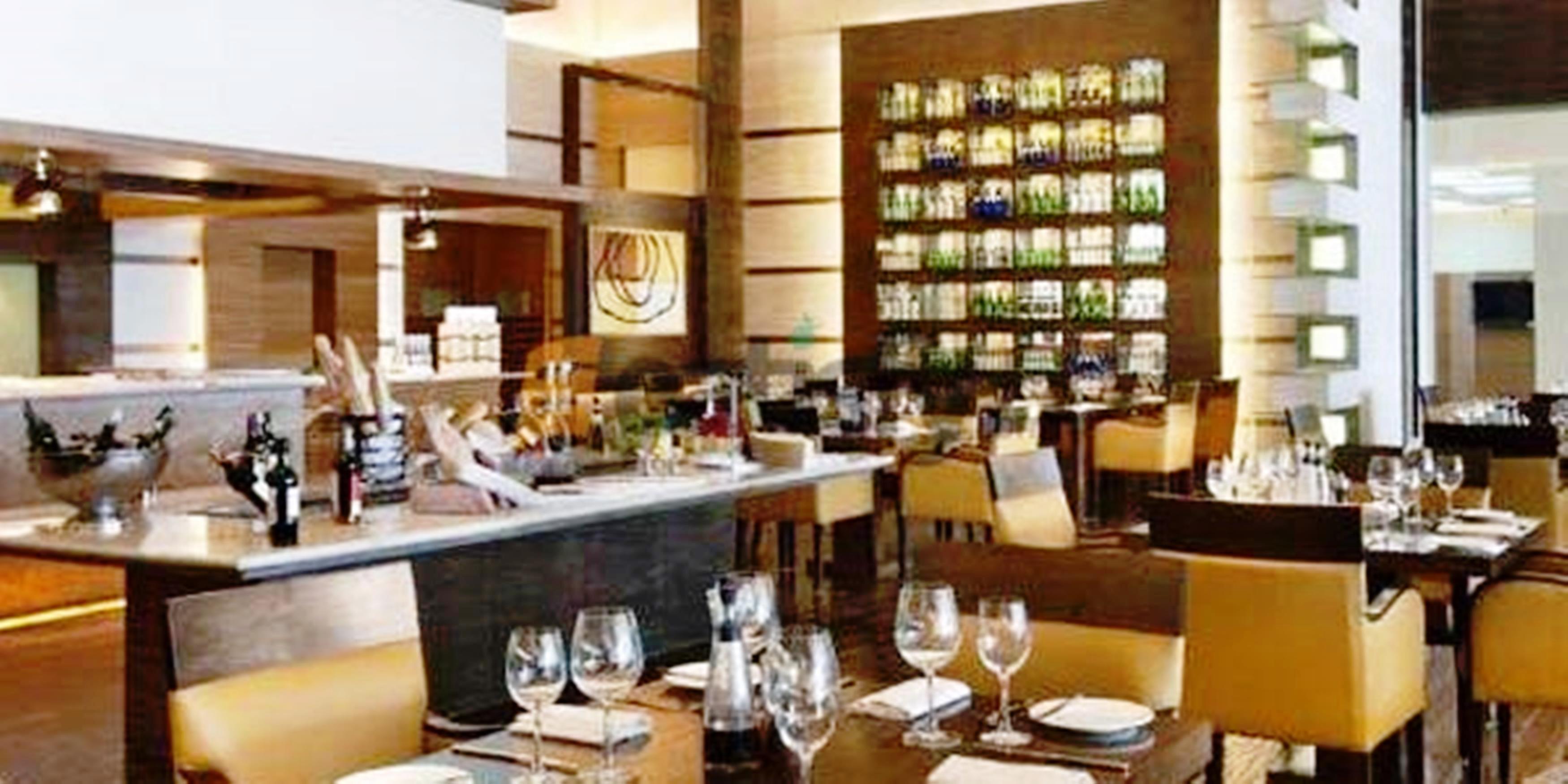 Hyatt Centric Janakpuri New Delhi Hotell Eksteriør bilde The interior of the restaurant