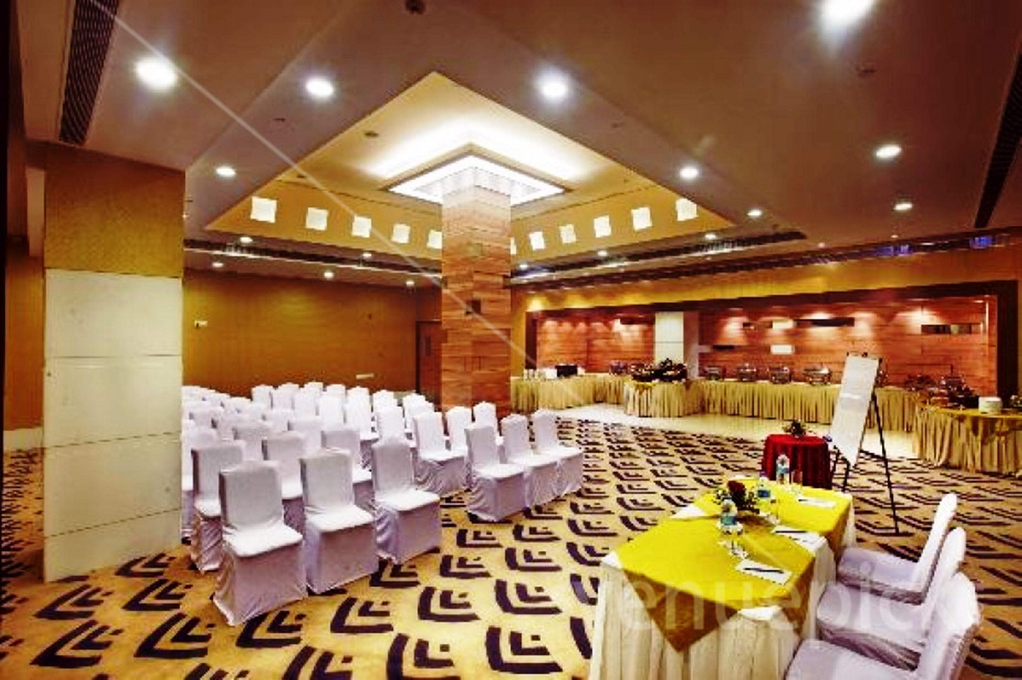 Hyatt Centric Janakpuri New Delhi Hotell Eksteriør bilde The Royal