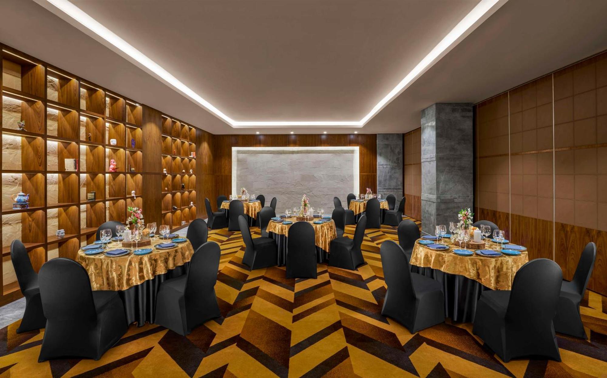 Hyatt Centric Janakpuri New Delhi Hotell Eksteriør bilde The Royal Ballroom